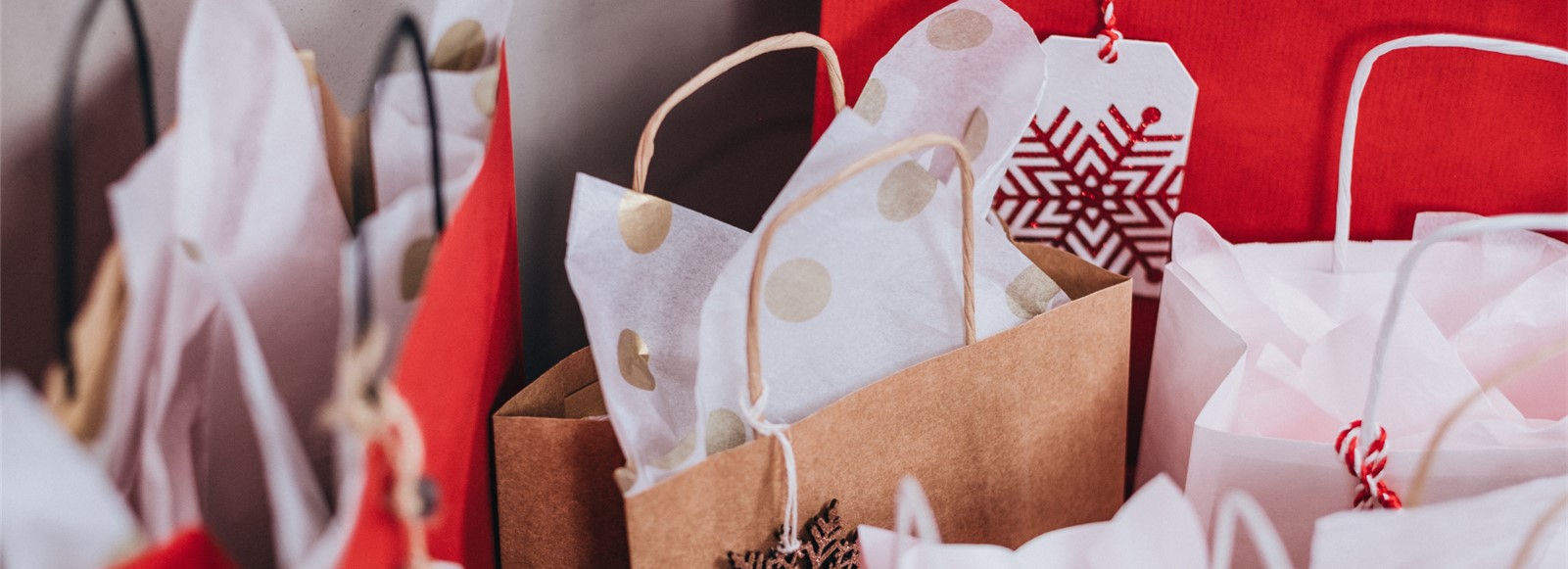 Six Easy Ways To Manage Your Holiday Spending