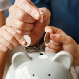 Financial Skills To Teach Your Kids This Summer article image