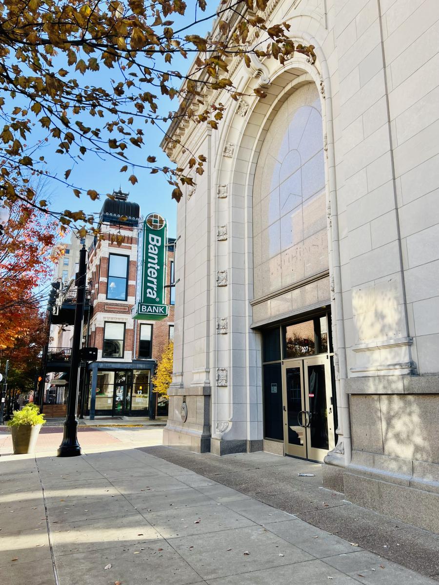 Evansville Bank - Banterra Location on Main St.