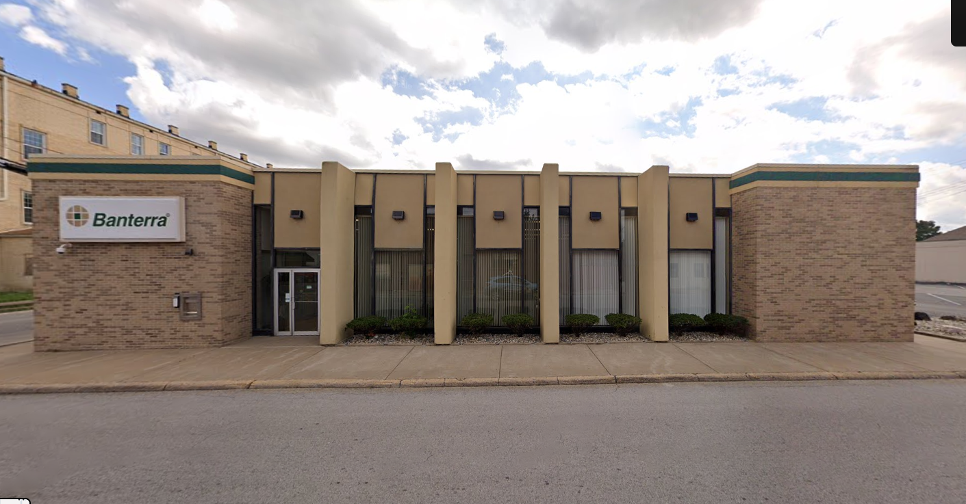 West Frankfort Bank - Banterra Location on Oak Street