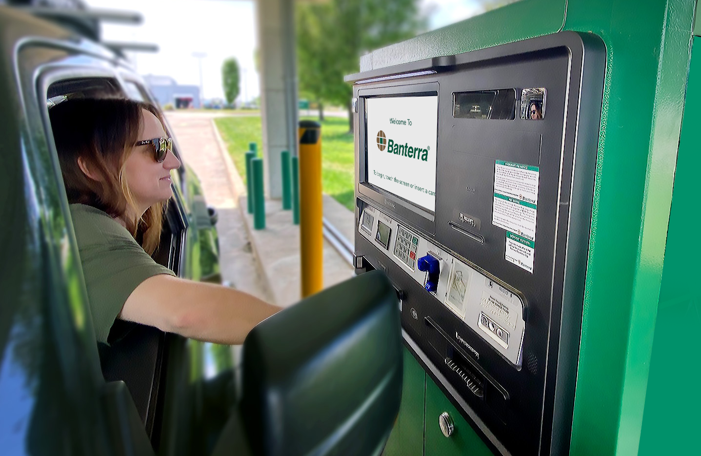 woman using Banterra's ITM while in her car